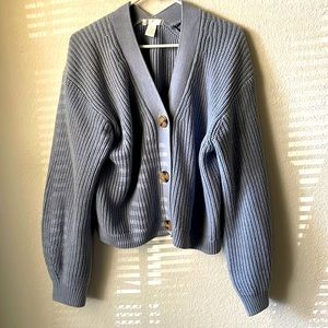 It’s like a sweater at the same time jacket from H&M